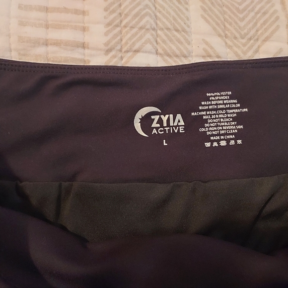 Shorts - Picture 3 of 3